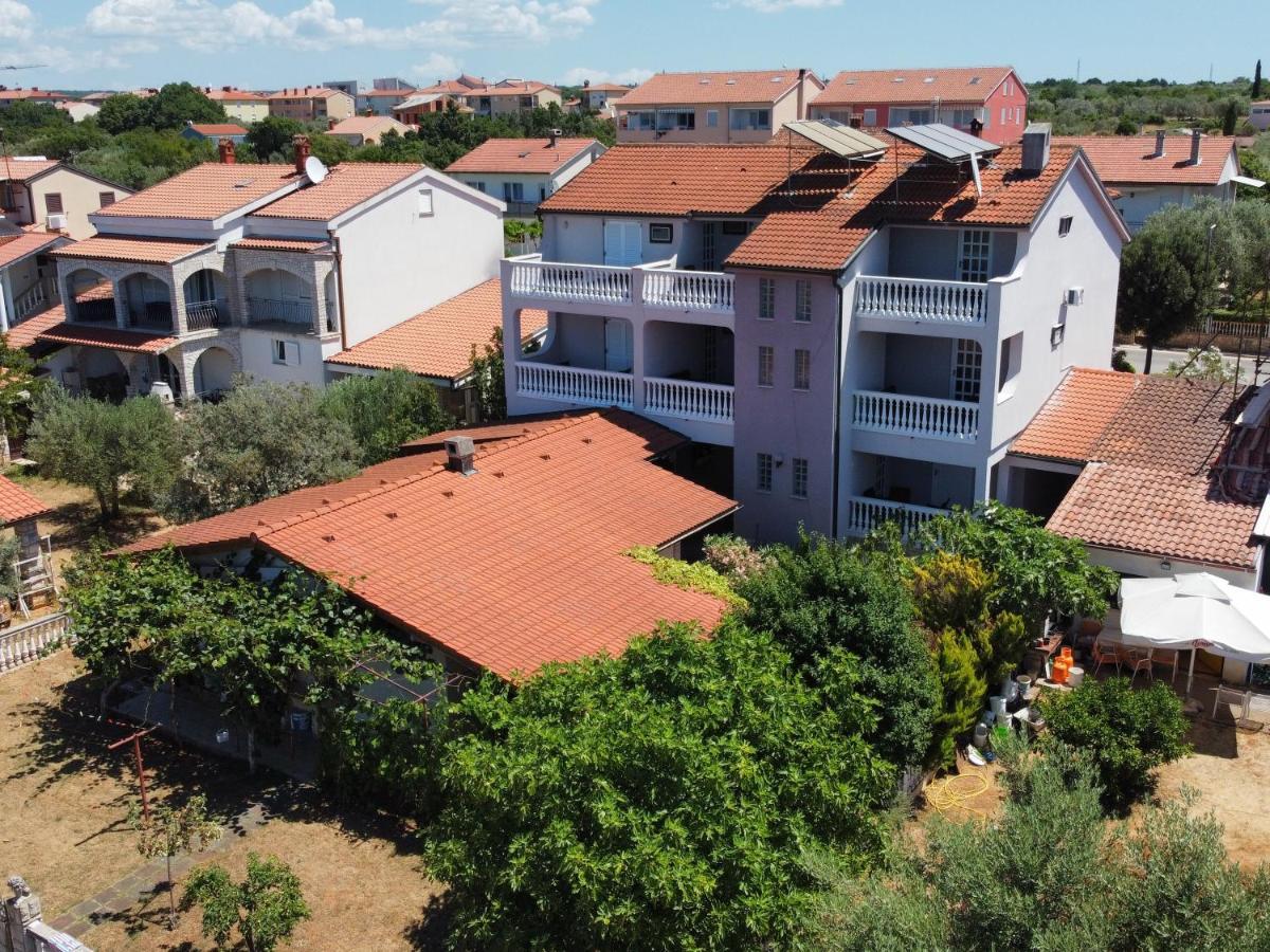 Apartments Jozic Peroj Exterior photo