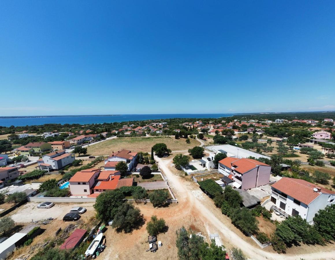 Apartments Jozic Peroj Exterior photo