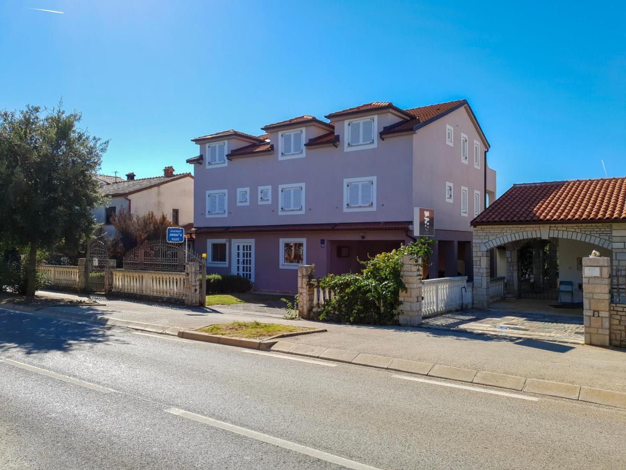 Apartments Jozic Peroj Exterior photo