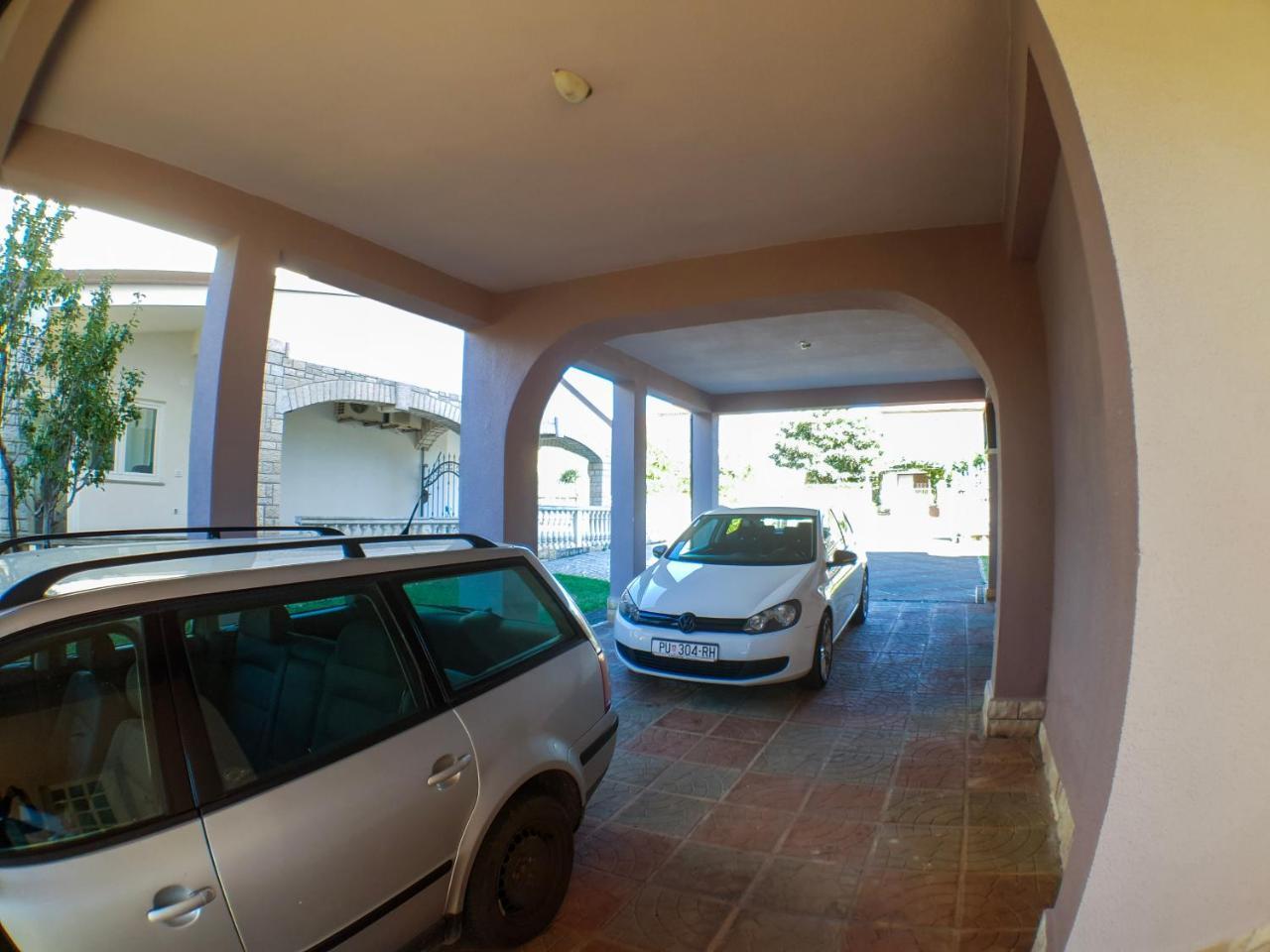 Apartments Jozic Peroj Exterior photo