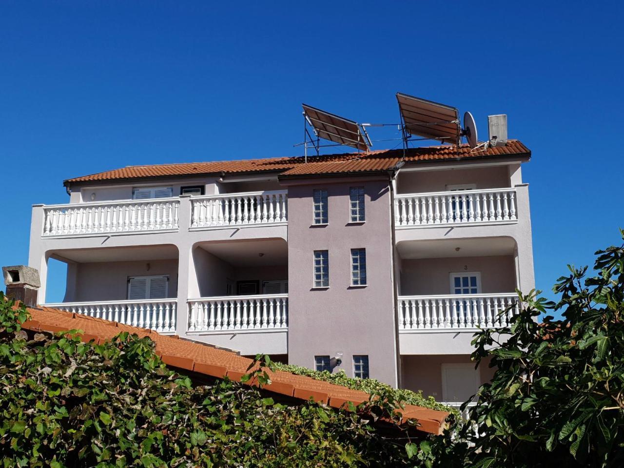 Apartments Jozic Peroj Exterior photo