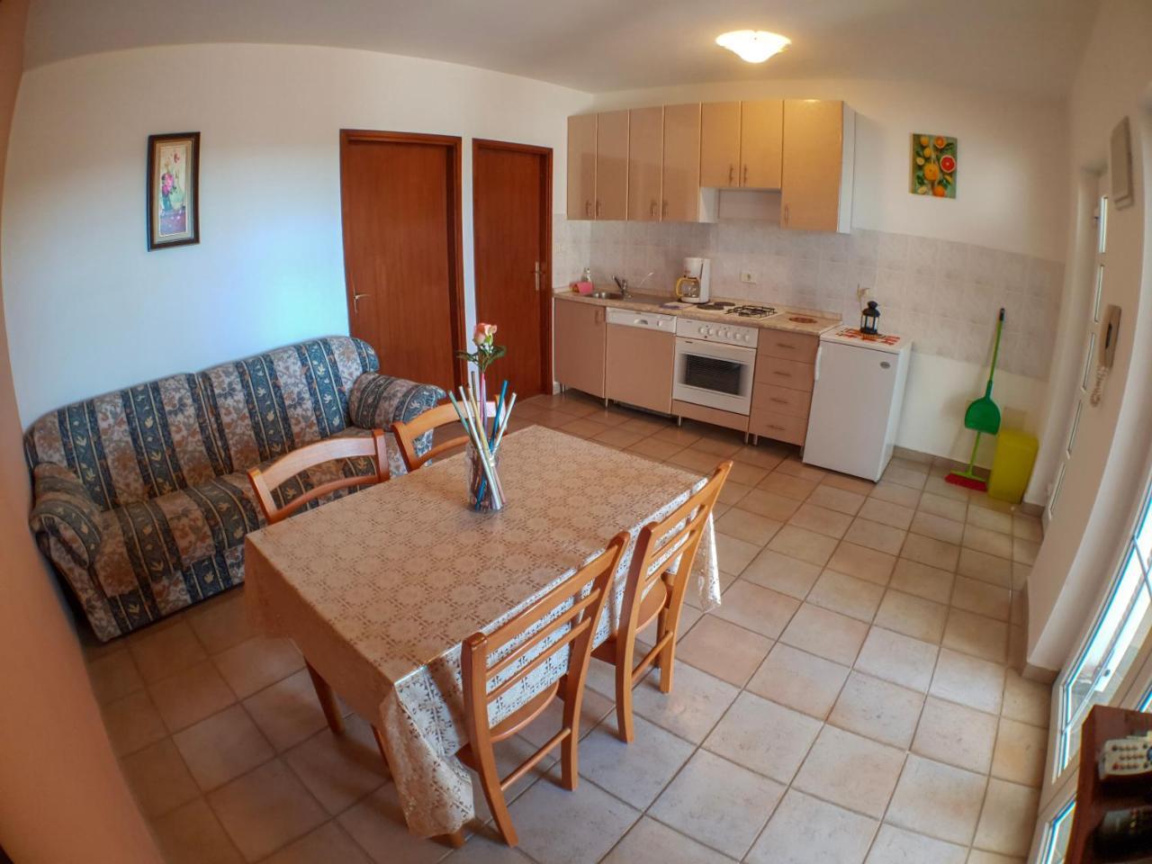 Apartments Jozic Peroj Exterior photo