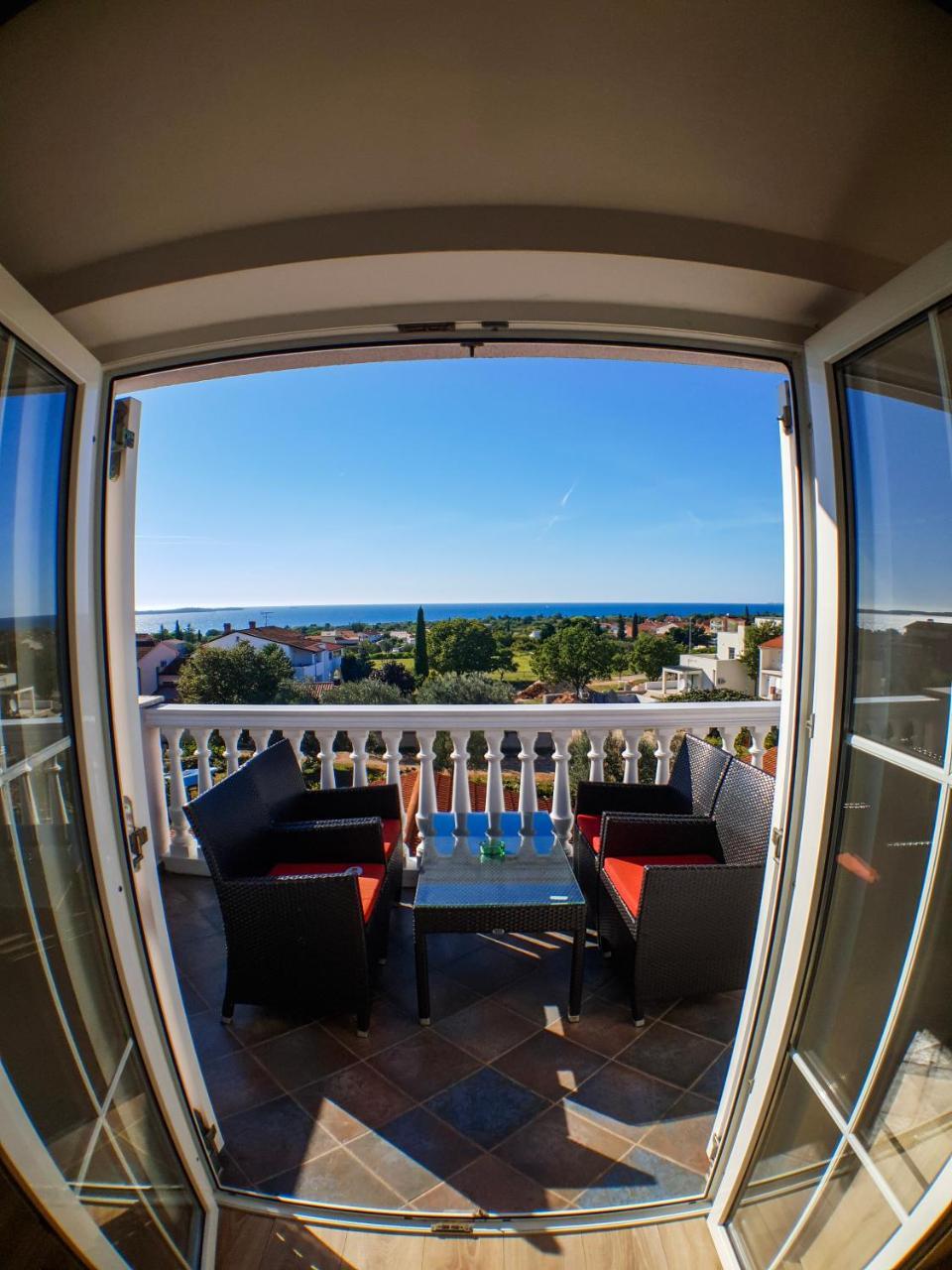 Apartments Jozic Peroj Exterior photo